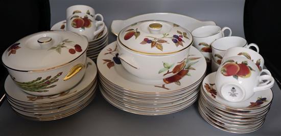 A group of Royal Worcester Evesham pattern part tea and dinner wares